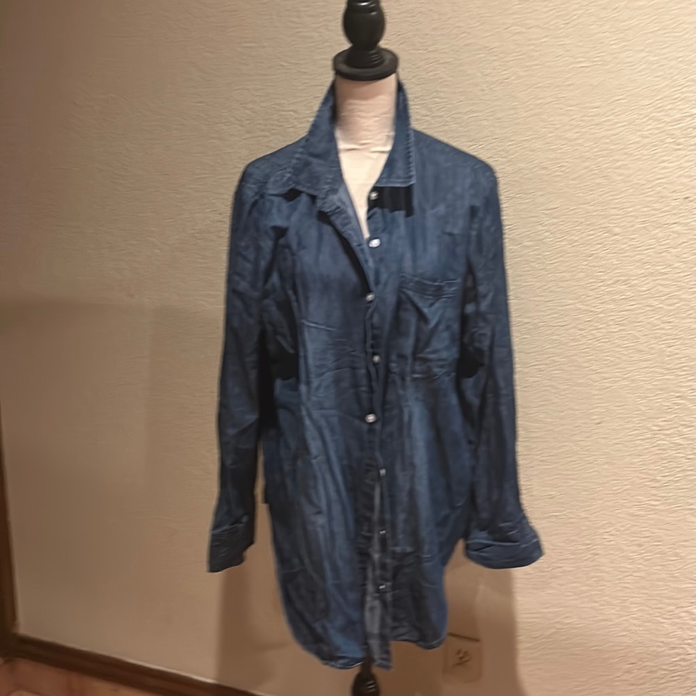 Cato long sleeve cotton & Lyosell denim like shirt,like New Condition in a SZ XL